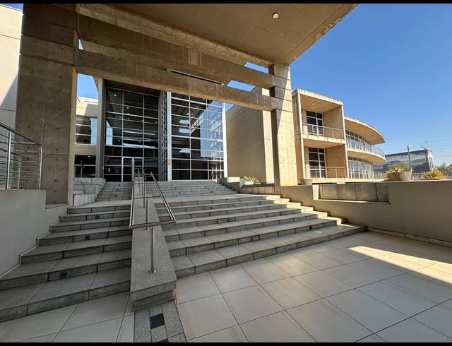 411.70M² OFFICE TO LET IN ECO PARK ESTATE